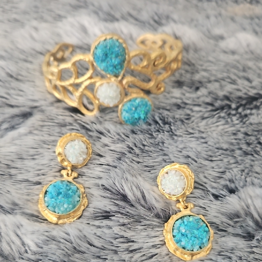 Elegant Gold and Blue Jewelry Set
